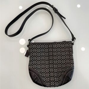 Vintage COACH Crossbody Leather Bag / Purse
